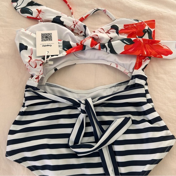 cupshe striped halter floral tie cut out padded boho one piece swimsuit small - Picture 7 of 9
